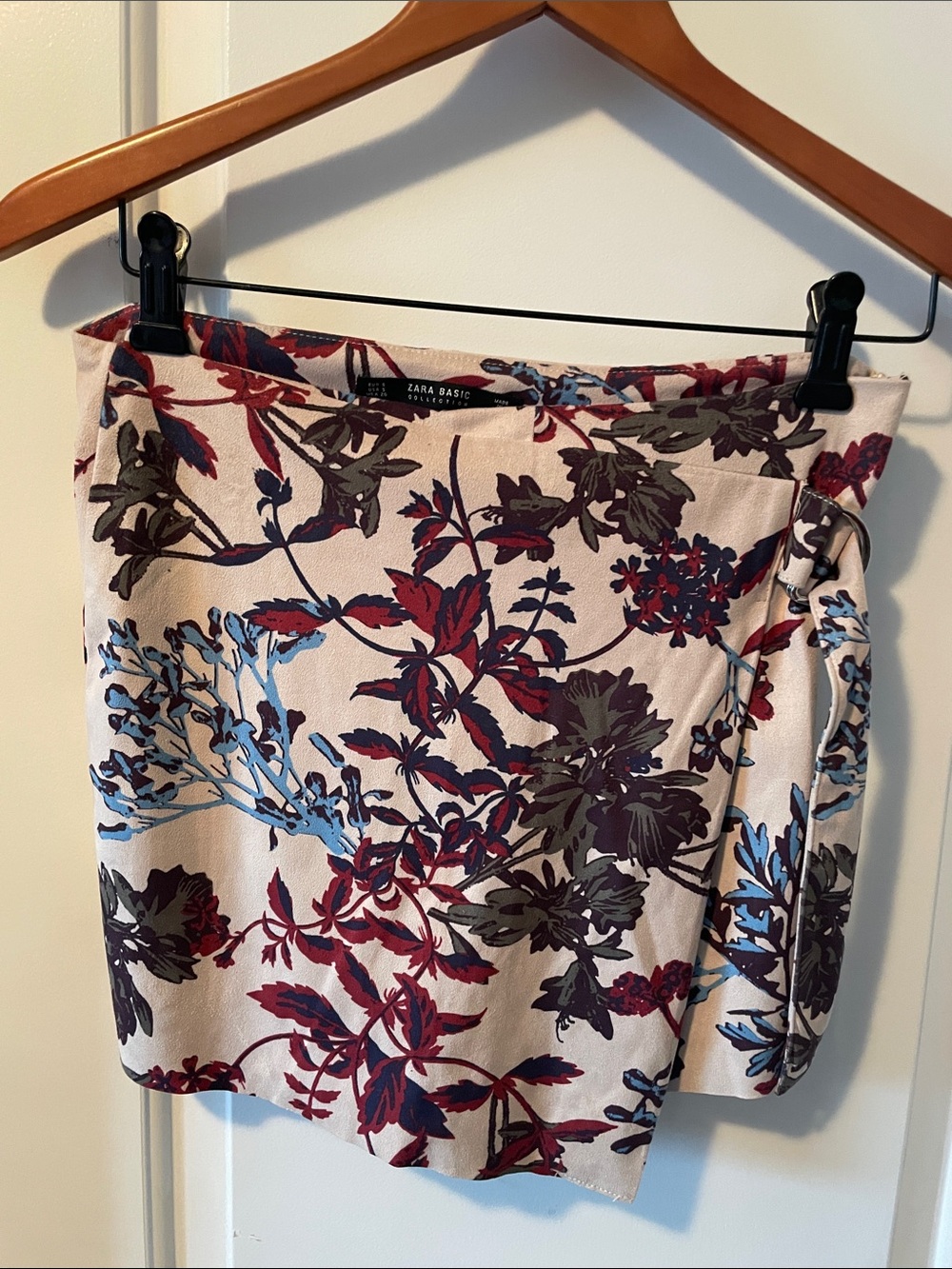 Zara Cream Mini Skort with Red and Blue Floral Print small